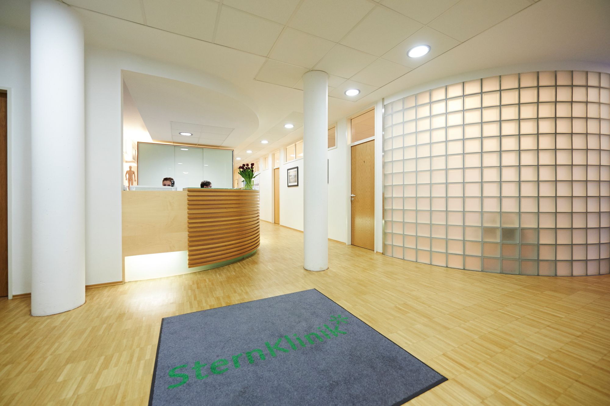 Eingang der SternKlinik Praxis für Orthopädie in Bremen